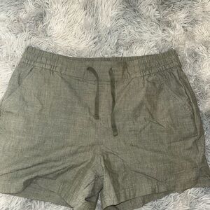 Magellan Outdoors Green Shorts Elastic Waist